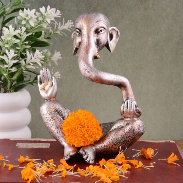 Ganesha Statue  Idol Shriganesh Bhagwan Murti / Home, Office Decor / Car Dashboard / Side Table Brass Ganpati / Lord Vinayaka Statue / God of Luck & Success Sculpture / Gift Items